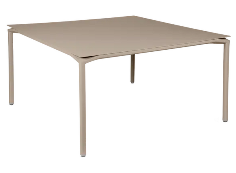 Load image into Gallery viewer, Fermob CALVI square dining table in nutmeg color, 140x140 cm, suitable for eight seats, metal construction, modern design.
