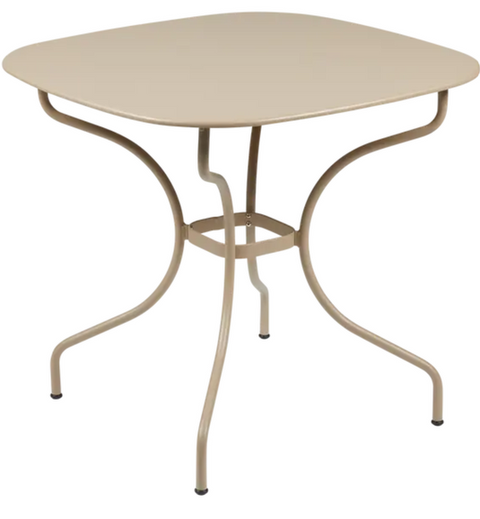 Fermob OPÉRA+ Carronde outdoor metal table in nutmeg color, 82x82 cm, suitable for patio or garden dining.