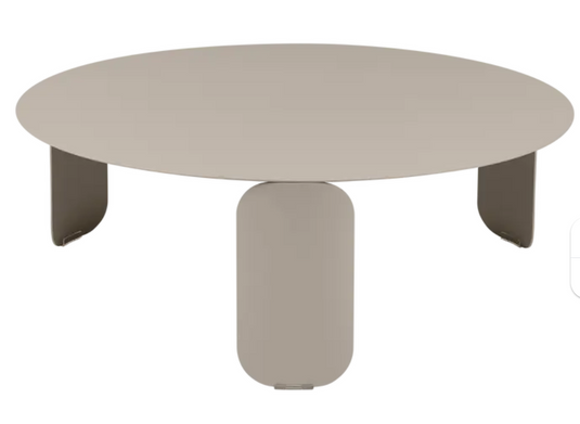 Fermob Bebop low outdoor table, 80cm diameter, round nutmeg-colored low coffee table with anthracite finish.