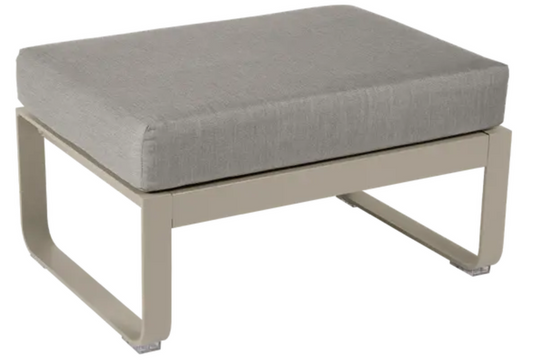 Fermob Bellevie 1-seater outdoor ottoman in gray metal, designed for patio furniture and outdoor relaxation.