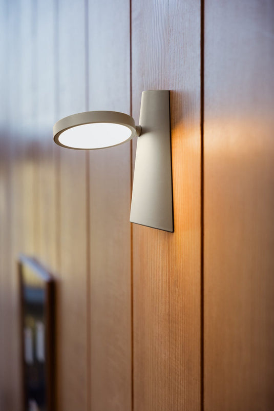 Fermob Oto Wireless Wall Light H.19 cm – lifestyle
