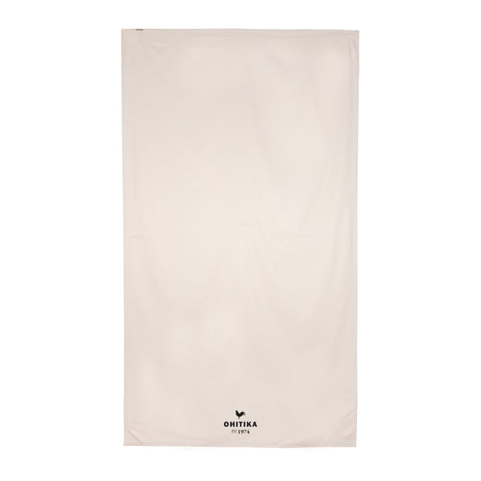 Ukiyo Aware™ 180g cotton tablecloth in 250x140cm, featuring a smooth fabric with a modern, minimalist design.