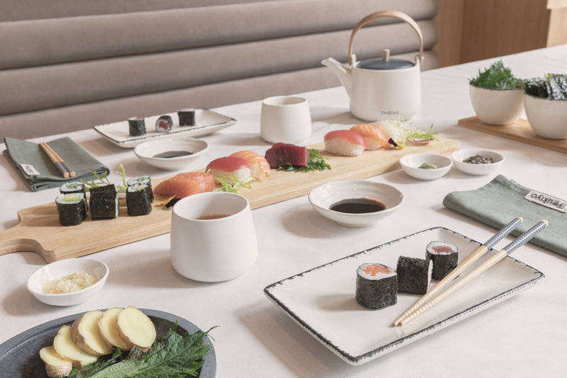 Load image into Gallery viewer, Set of four Ukiyo Aware™ 180g cotton table napkins featuring elegant design for home dining and entertaining.
