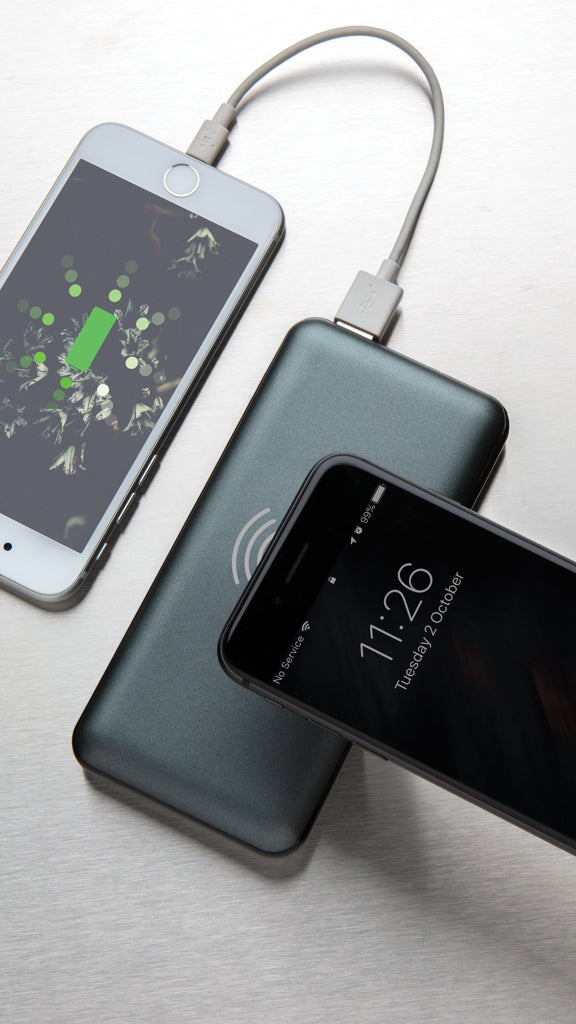 Load image into Gallery viewer, XD Collection 10,000 mAh wireless powerbank with 10W fast charging and Power Delivery for phones and tablets.
