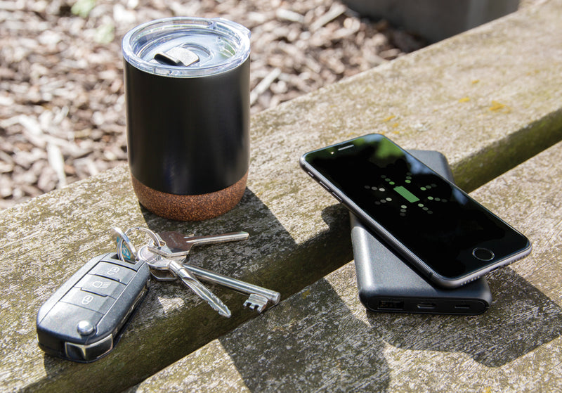 Load image into Gallery viewer, XD Collection 10,000mAh wireless powerbank with fast charging and 10W power delivery for phones and tablets.
