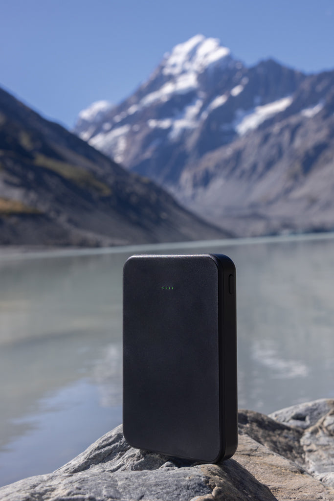 Load image into Gallery viewer, Boostcore RCS recycled plastic powerbank 5.000mAh with USB C - Custom Wood Designs
