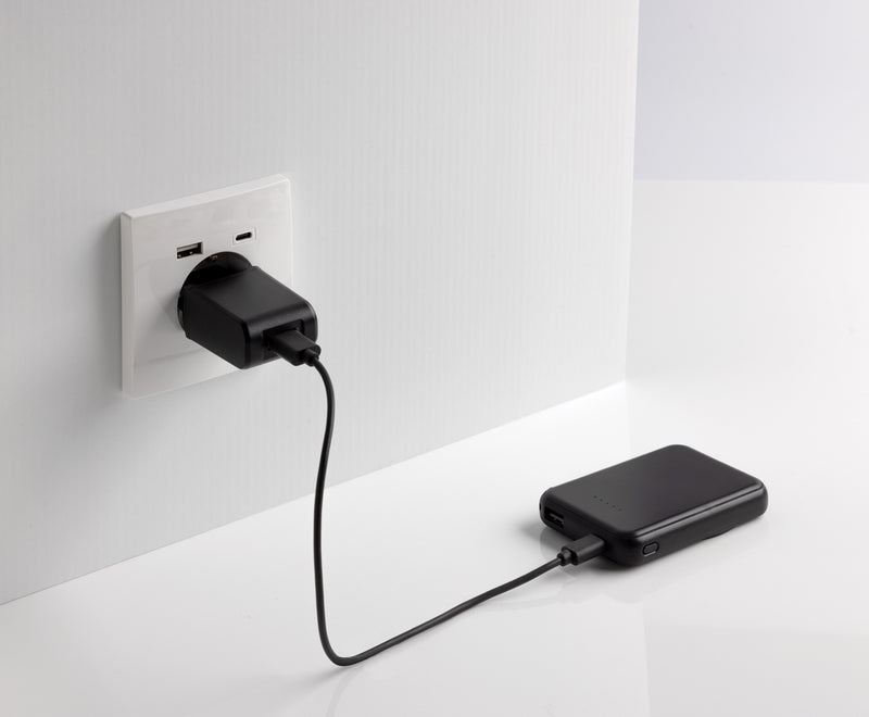 Load image into Gallery viewer, XD Collection Stellar RCS recycled plastic 5000mAh 5W magnetic powerbank for phones and tablets, shown with magnetic attachment
