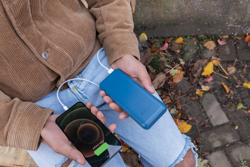 Load image into Gallery viewer, Urban Vitamin Pasadena 20.000 mAh 18W PD powerbank - Custom Wood Designs
