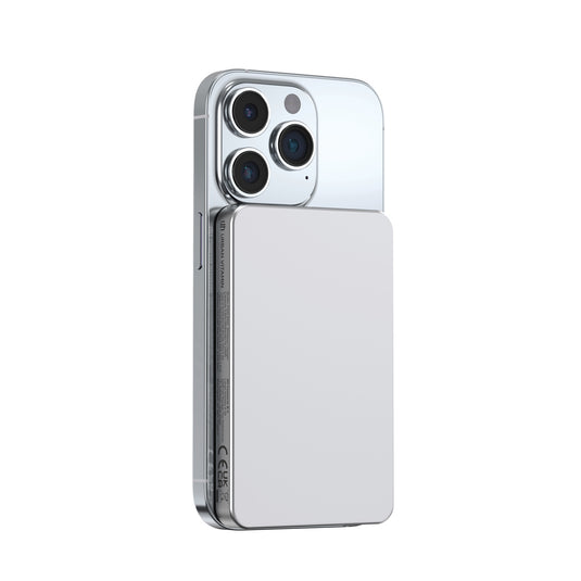 Urban Vitamin Marin 5000mAh magnetic wireless powerbank for phones and tablets, with 15W fast charging.
