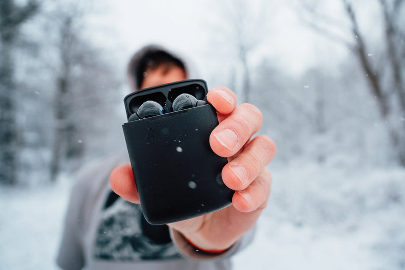 Load image into Gallery viewer, Skywave RCS recycled plastic solar earbuds - Custom Wood Designs
