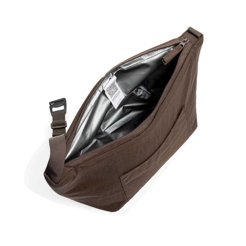 Load image into Gallery viewer, KENTO URBAN RCS recycled nylon cooler bag - Custom Wood Designs
