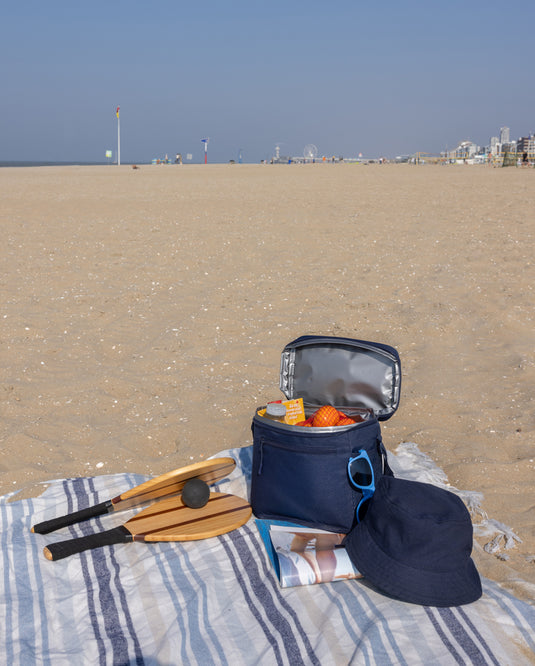 Sonny Aware™ RPET cooler bag from XD Collection, outdoor reusable insulated bag with zipper and carrying handle for keeping items cool.