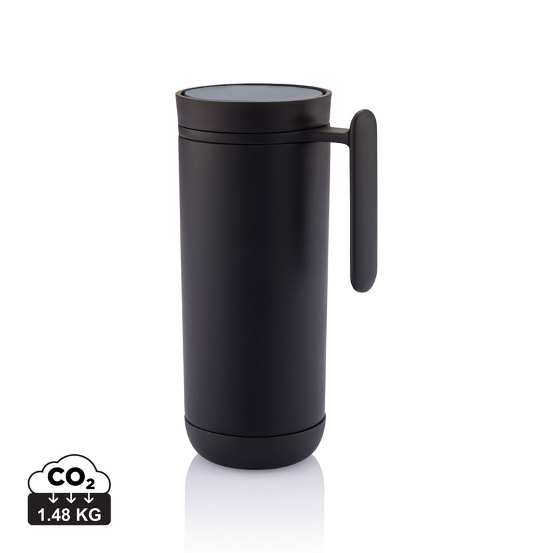 Load image into Gallery viewer, XD Design Clik leak-proof travel mug in black with a secure lid, designed for spill-free drinking on the go.
