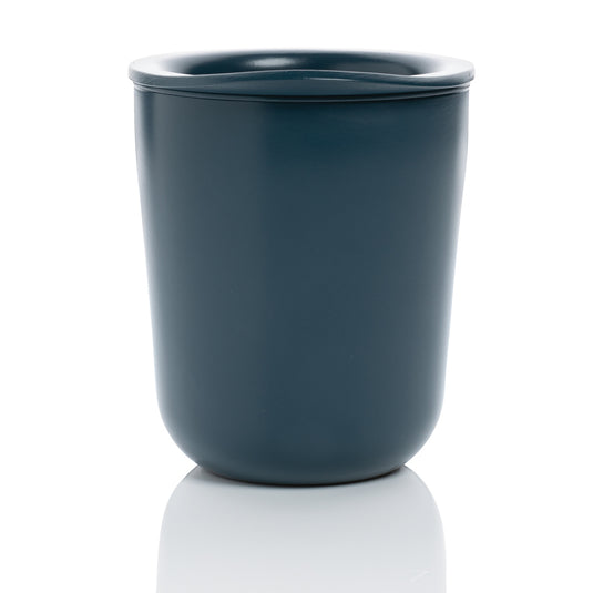 Simplistic antimicrobial coffee tumbler from XD Collection, made of durable drinkware with a sleek design and secure lid.