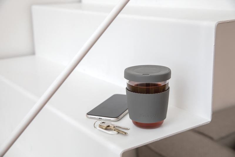 Load image into Gallery viewer, Ukiyo borosilicate glass with silicone lid and sleeve - Custom Wood Designs
