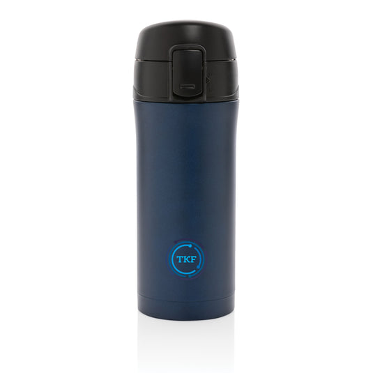 Metallic Easy Lock vacuum mug by XD Collection, sleek drinkware with secure lid and insulated design for hot and cold beverages.