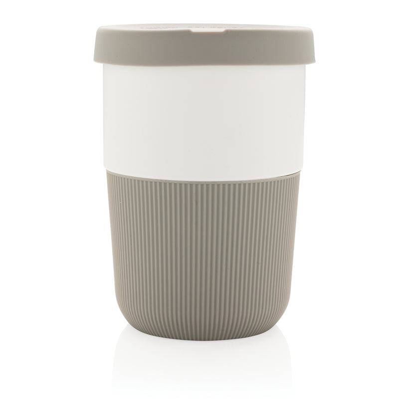 Load image into Gallery viewer, White PLA coffee to go cup with lid, 380ml, from XD Collection, featuring a sleek design for hot beverage on the go.
