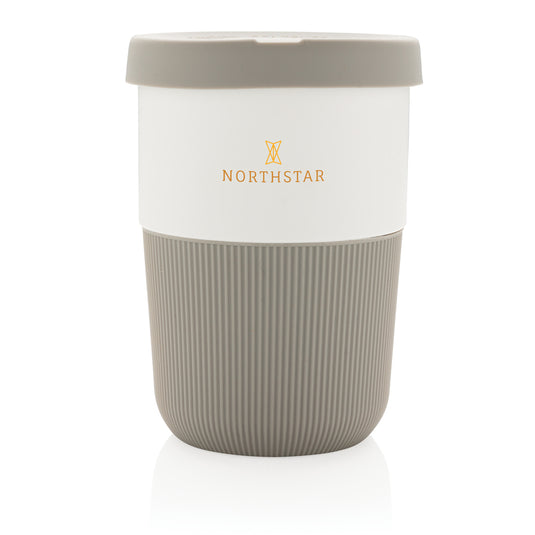 White PLA coffee to go cup with lid, 380ml, from XD Collection, designed for hot beverages and portable drinking.