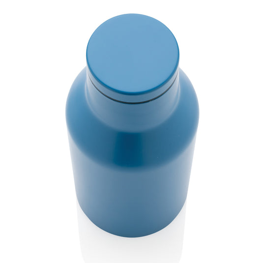 Recycled stainless steel compact bottle from XD Collection, eco-friendly drinkware with a sleek design and secure lid.