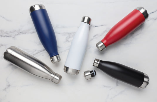 Stainless steel vacuum-insulated bottle from XD Collection, drinkware with a sleek design and secure lid for hot or cold beverages.