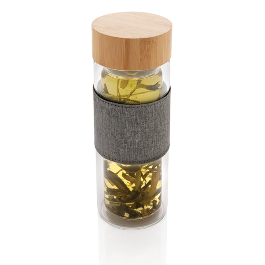 Double wall borosilicate glass bottle from XD Collection, stylish drinkware with a clear, insulated design.
