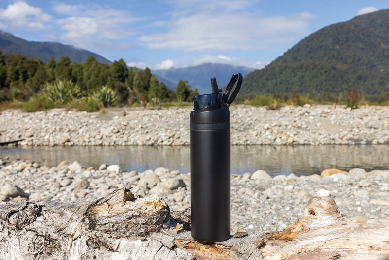 Load image into Gallery viewer, XD Collection Omni Sip RCS certified re-steel lockable 720ml drinkware bottle with secure lid and sleek design.

