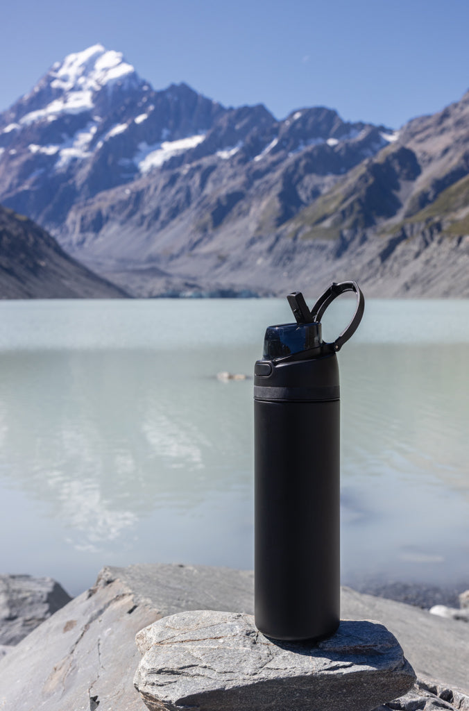 Load image into Gallery viewer, XD Collection Omni Sip RCS certified re-steel lockable 720ml drinkware bottle with secure lid and durable stainless steel design.

