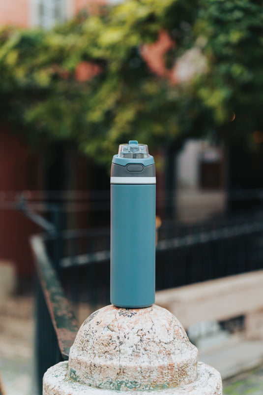 XD Collection Omni Sip 720ml RCS certified re-steel lockable bottle for drinkware with secure lid and durable stainless steel design.