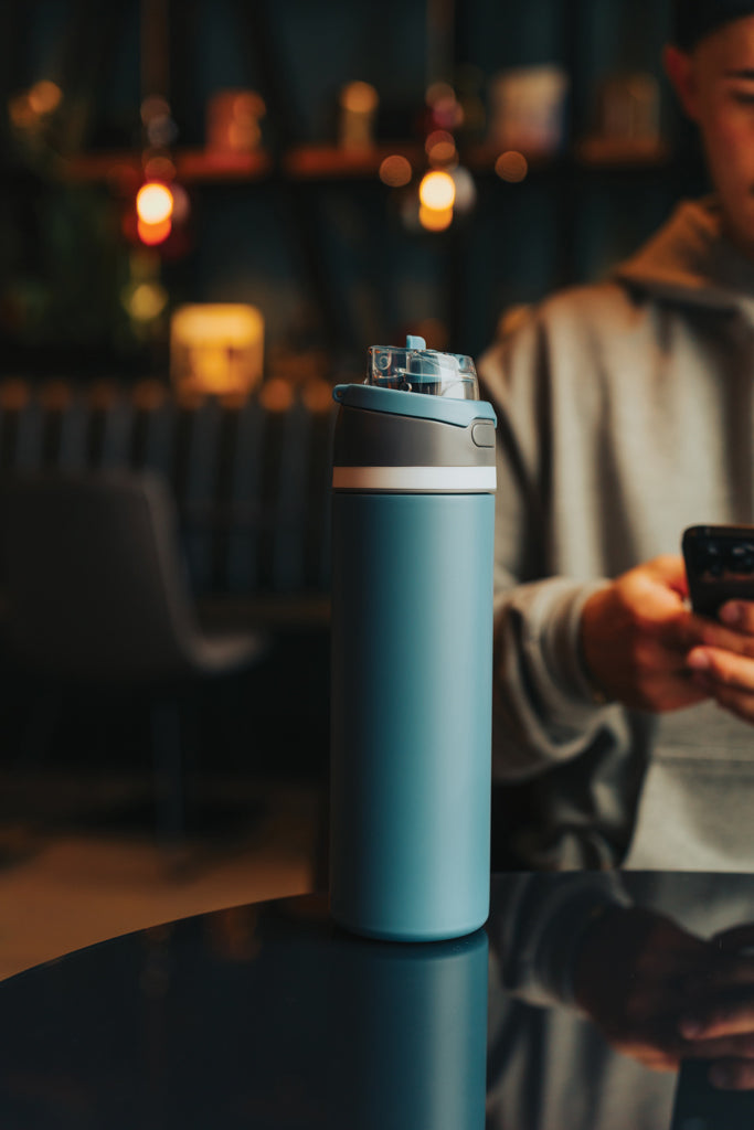 Load image into Gallery viewer, XD Collection Omni Sip RCS certified re-steel lockable 720ml drinkware bottle with secure lid and durable stainless steel design.
