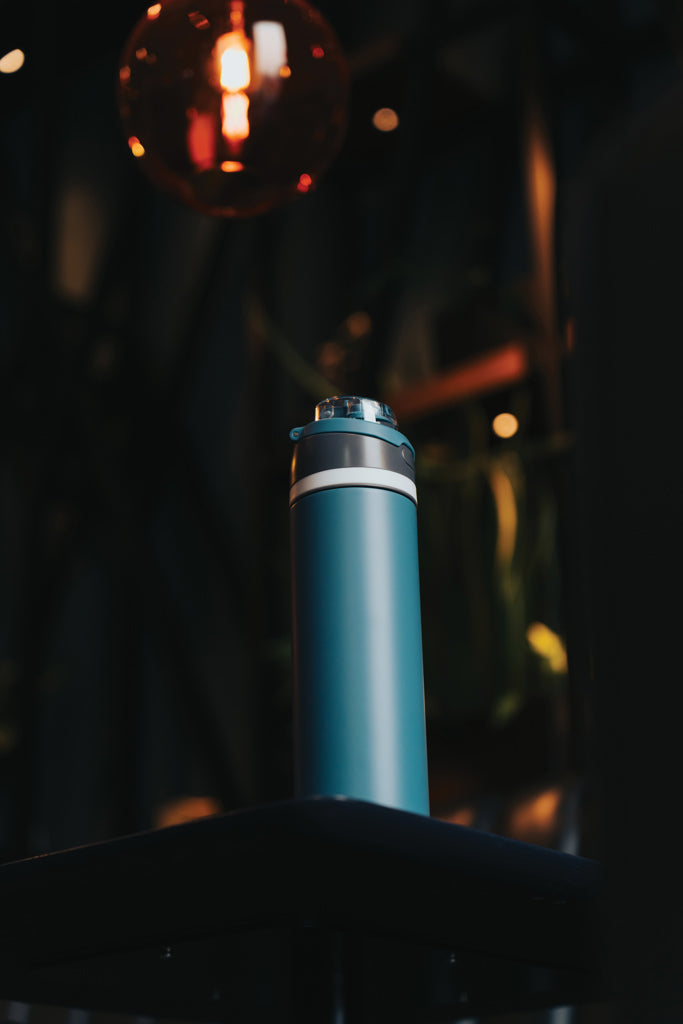 Load image into Gallery viewer, XD Collection Omni Sip RCS certified re-steel lockable 720ml drinkware bottle with secure lid and durable stainless steel design.
