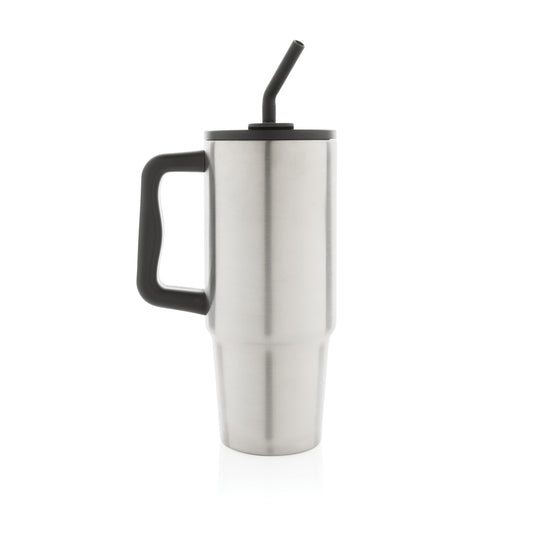 XD Collection Embrace Deluxe RCS recycled stainless steel tumbler 900ml drinkware with a sleek, insulated design for beverages.