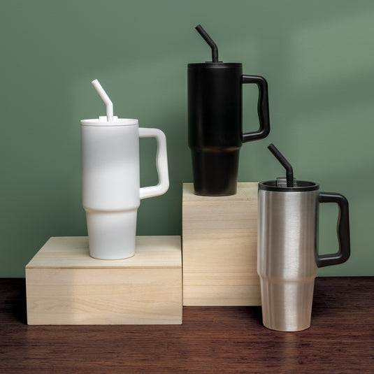 Embrace deluxe RCS recycled stainless steel tumbler 900ml from XD Collection, featuring a sleek drinkware design with a lid.