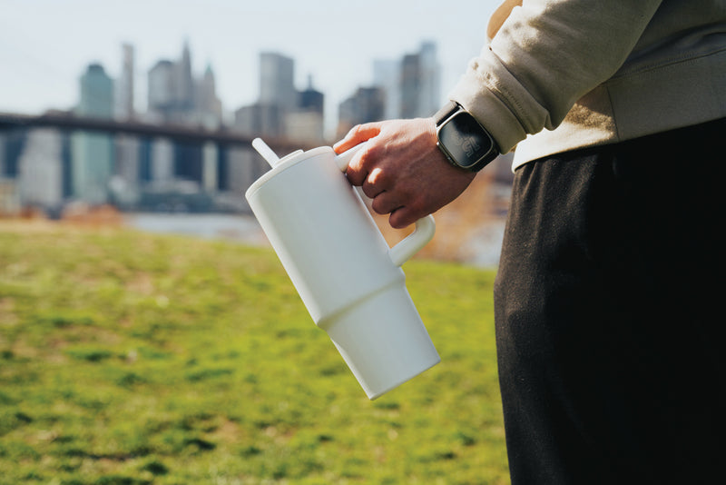 Load image into Gallery viewer, XD Collection Embrace Deluxe RCS recycled stainless steel 900ml tumbler for drinks, with a sleek design and durable construction.
