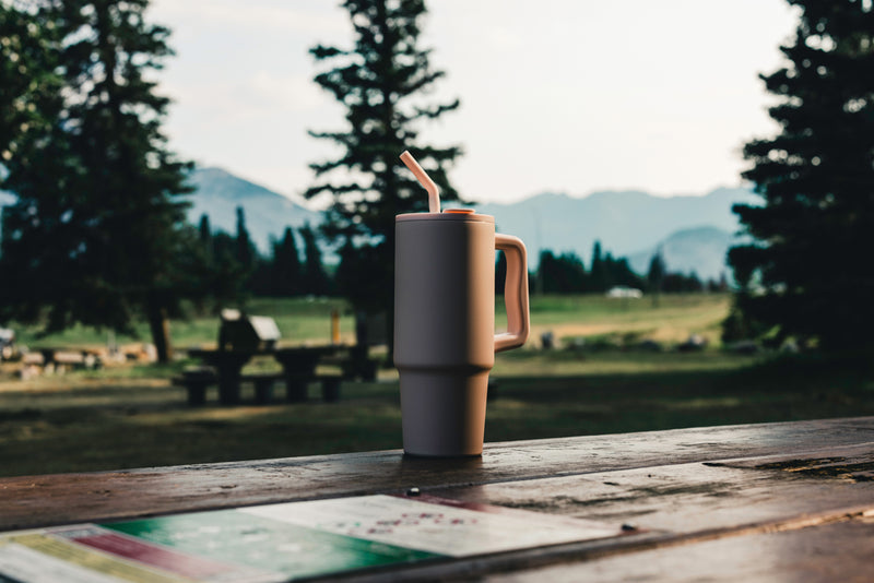 Load image into Gallery viewer, Embrace deluxe RCS recycled stainless steel tumbler 900ml by XD Collection, featuring a sleek drinkware design.
