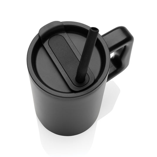 Reusable 800ml steel mug from XD Collection, RCS certified recycled steel drinkware with a sleek design.