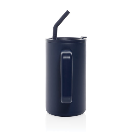 Reusable 800ml steel mug from XD Collection, made with certified recycled steel, featuring a sleek, modern design.