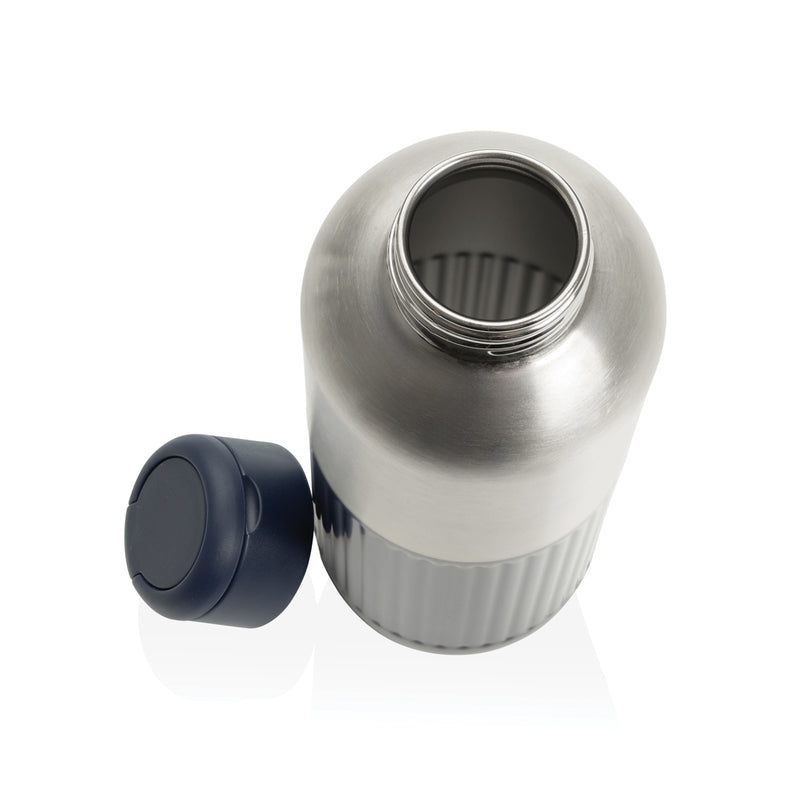 Load image into Gallery viewer, XD Xclusive Ripple RCS R-steel leakproof water bottle with handle, 750ML, stainless steel drinkware, shows bottle with handle and sleek design.
