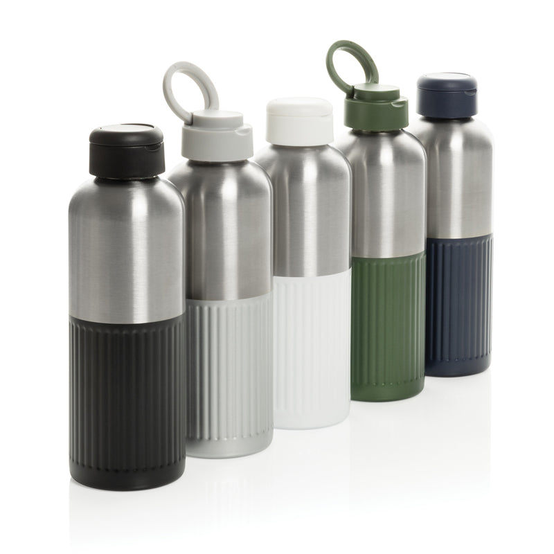 Load image into Gallery viewer, XD Xclusive Ripple RCS R-steel leakproof water bottle with handle, 750ML, made of durable stainless steel, shown with handle and sleek design.
