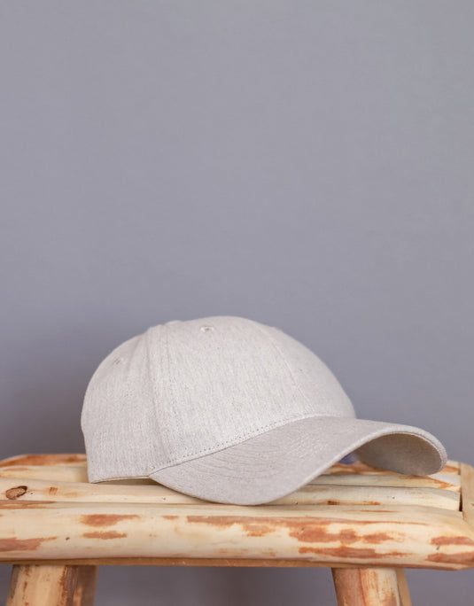 XD Collection Milo recycled heather 6-panel cap, 200g headwear with a stylish heather finish and adjustable fit.