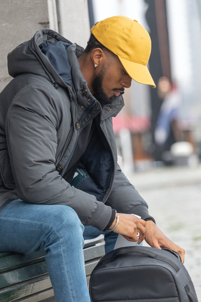 Load image into Gallery viewer, Six-panel recycled cotton cap with AWARE™ tracer from XD Collection, featuring a casual headwear design.
