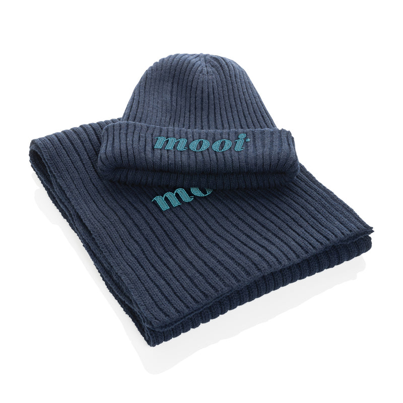 Load image into Gallery viewer, Impact AWARE™ Polylana® knitted scarf by XD Collection, 180x25cm, showcasing its soft, warm headwear design in neutral tones.
