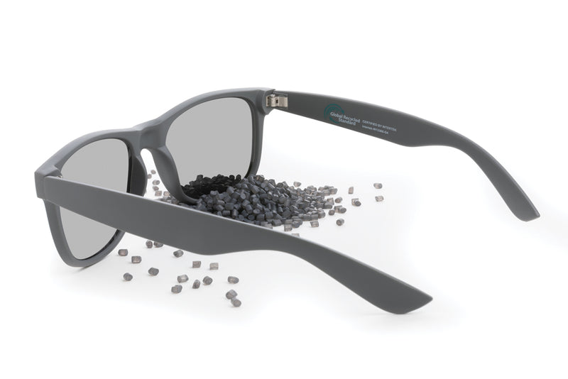 Load image into Gallery viewer, Outdoor sunglasses by XD Collection made from recycled PC plastic, stylish and eco-friendly for outdoor wear.
