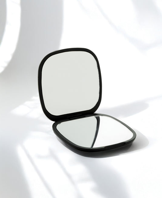 Reflecta RCS recycled plastic makeup mirror by XD Collection, round compact with reflective surface for beauty and grooming.