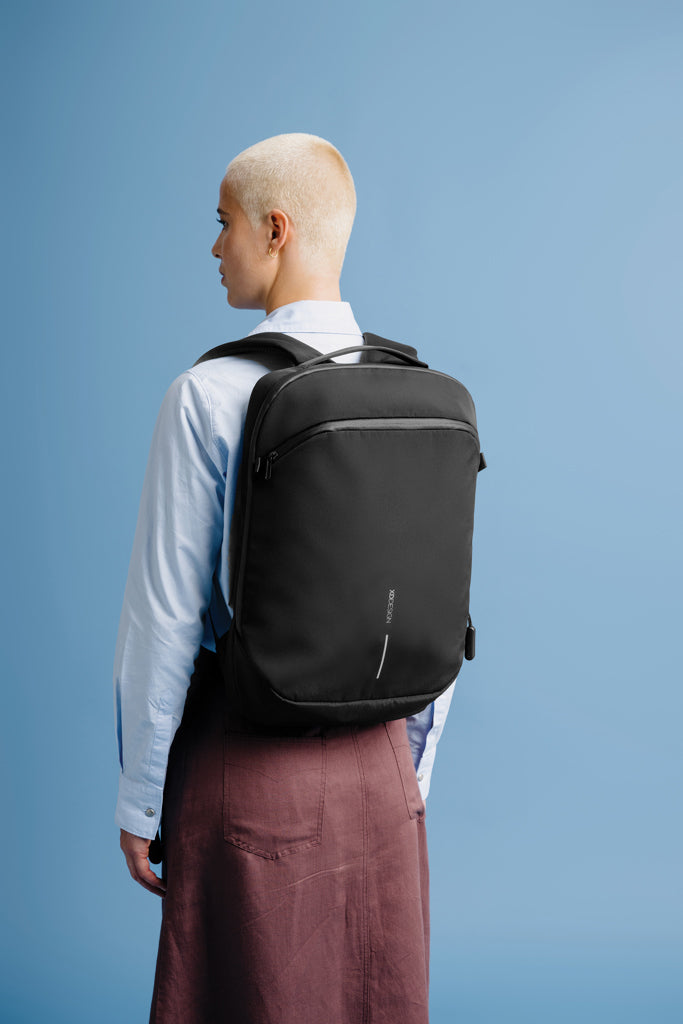 Load image into Gallery viewer, XD Design Bobby Air backpack in black, featuring multiple compartments and ergonomic straps for comfortable travel and daily use.
