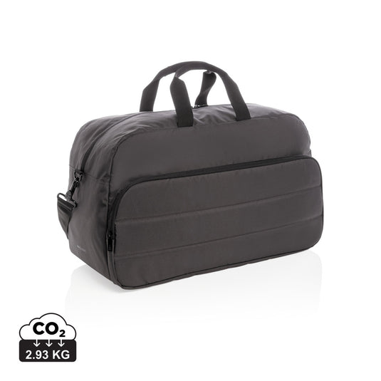 XD Xclusive Impact AWARE™ RPET weekend duffel bag in black with shoulder strap and spacious main compartment for travel and weekend trips.
