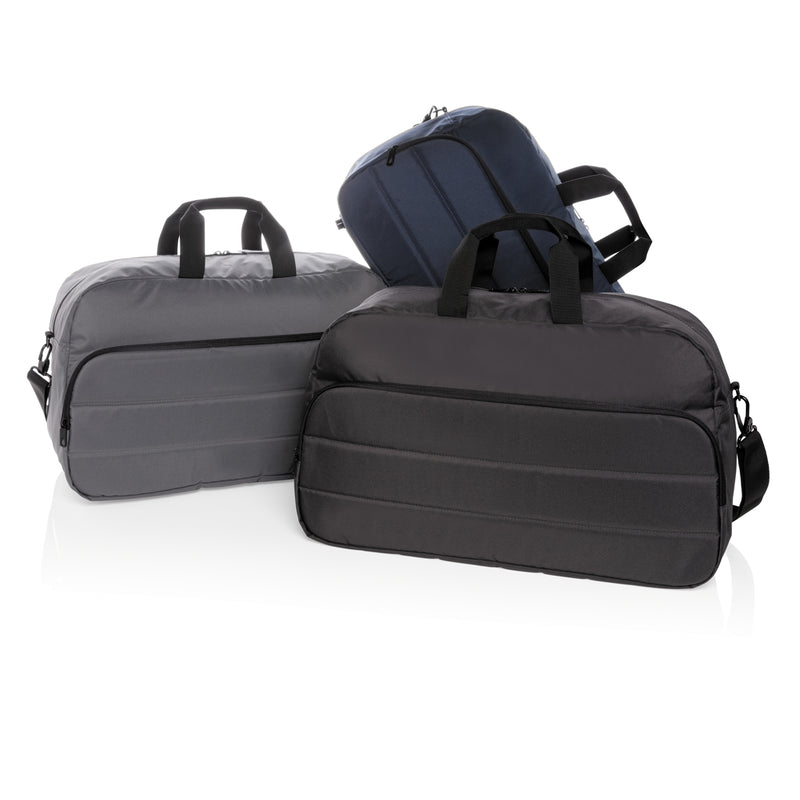 Load image into Gallery viewer, Impact AWARE™ RPET weekend duffel bag by XD Xclusive, showing the durable green RPET fabric and spacious travel design.
