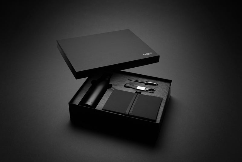 Load image into Gallery viewer, Swiss Peak RCS deluxe business gift set w/ water bottle-Portfolios &amp; Notebooks
