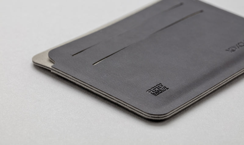 Load image into Gallery viewer, XD Xclusive Quebec RFID safe cardholder in black, compact travel bag with secure card storage and RFID protection.
