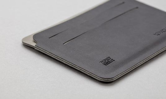 XD Xclusive Quebec RFID safe cardholder in black, compact travel bag with secure card storage and RFID protection.