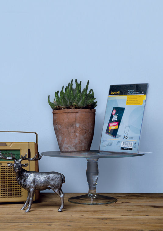 Securit Posterframes - Acrylic - Transparent 21,2x15x7,7cm - Pack of 6 - in use